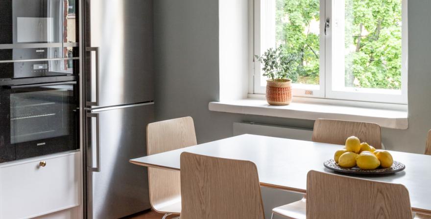 Moderni_vaalea_valkoinen_l-keittiö_4390