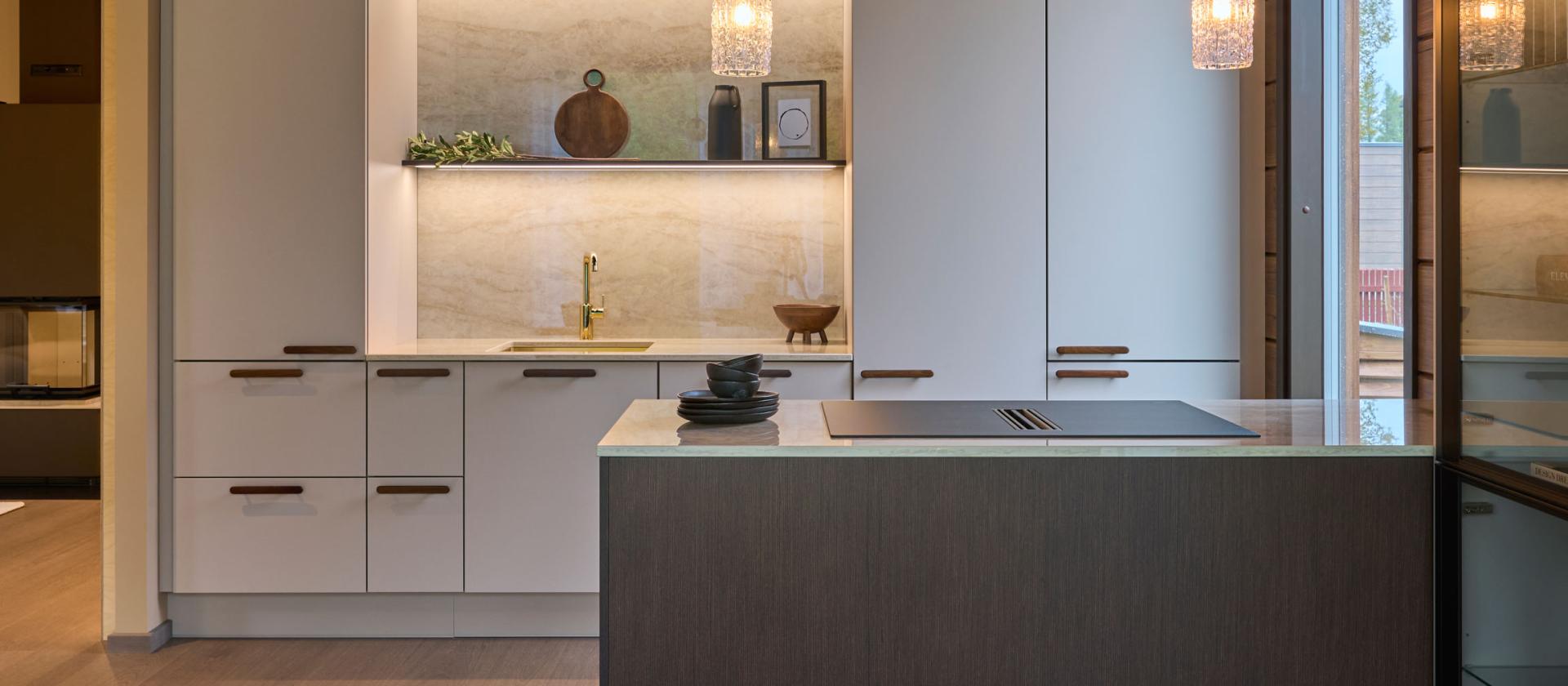 Kuva Kuva Moderni_vaalea_Cashmere Matt_i-keittiö_niemekekeittiö_Kontio