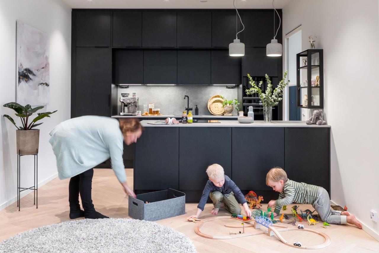 Urbaani niemekekeittiö lapset leikkii
